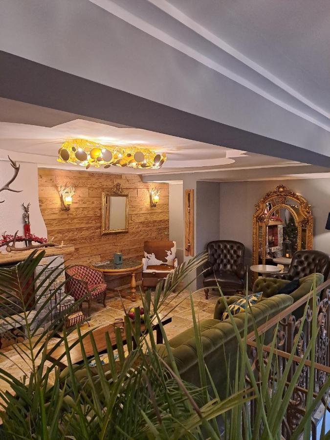 Zwei Hirsche Lodge *